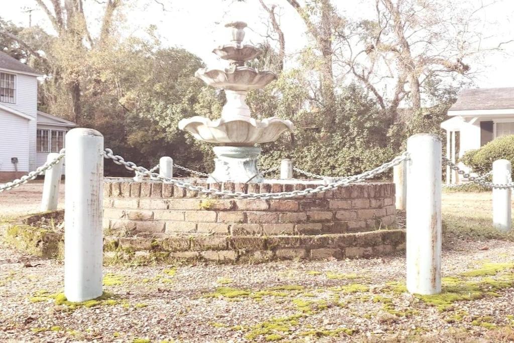 Agatha'S Historic Home Free Parking Wi-Fi Deck モービル エクステリア 写真